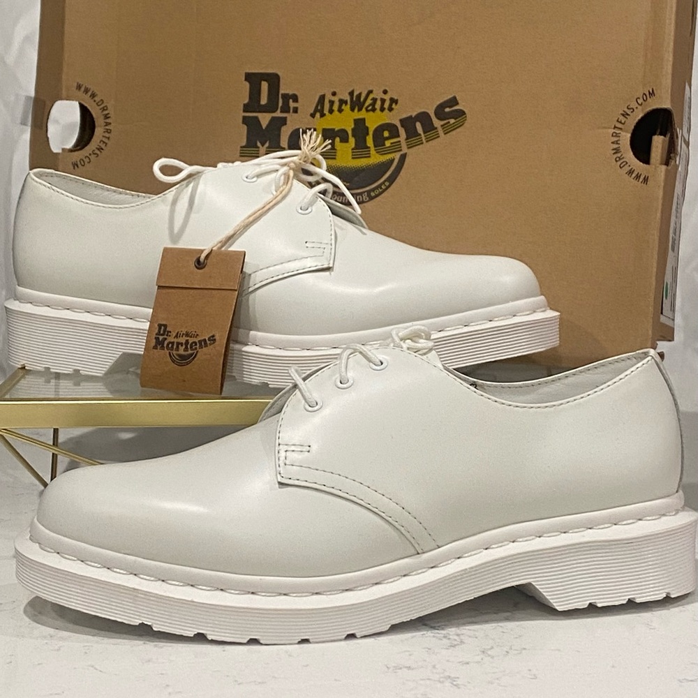 NWT Never Worn White Dr.Martens size 8men/9Women